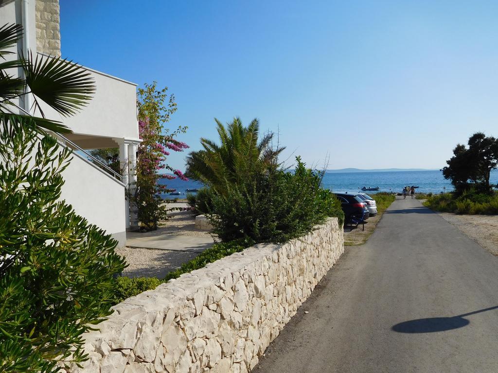 Mirakul Apartments Vir Exterior foto