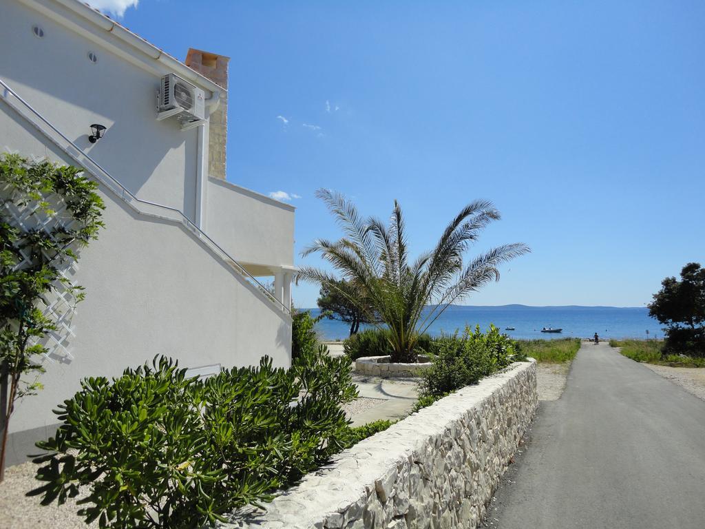Mirakul Apartments Vir Exterior foto